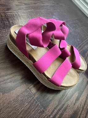 Womens Hot Pink Strappy Platform Sandals Steve Madden